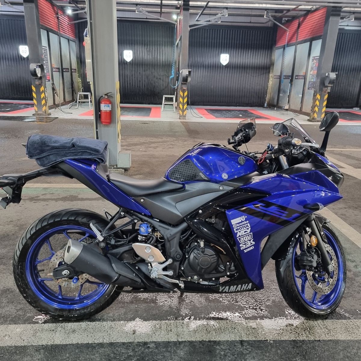 야마하 YZF R3 thumb 2