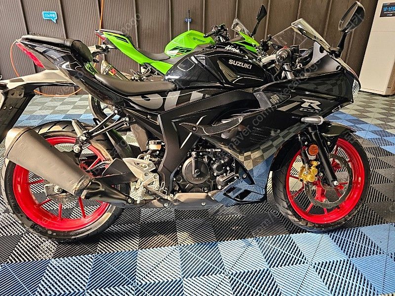 스즈키 GSX R 125 ABS thumb 2