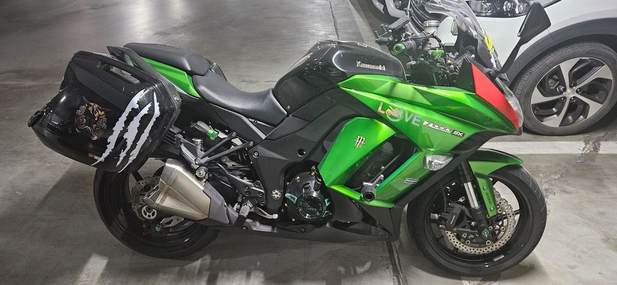 가와사키 Z 1000 SX more