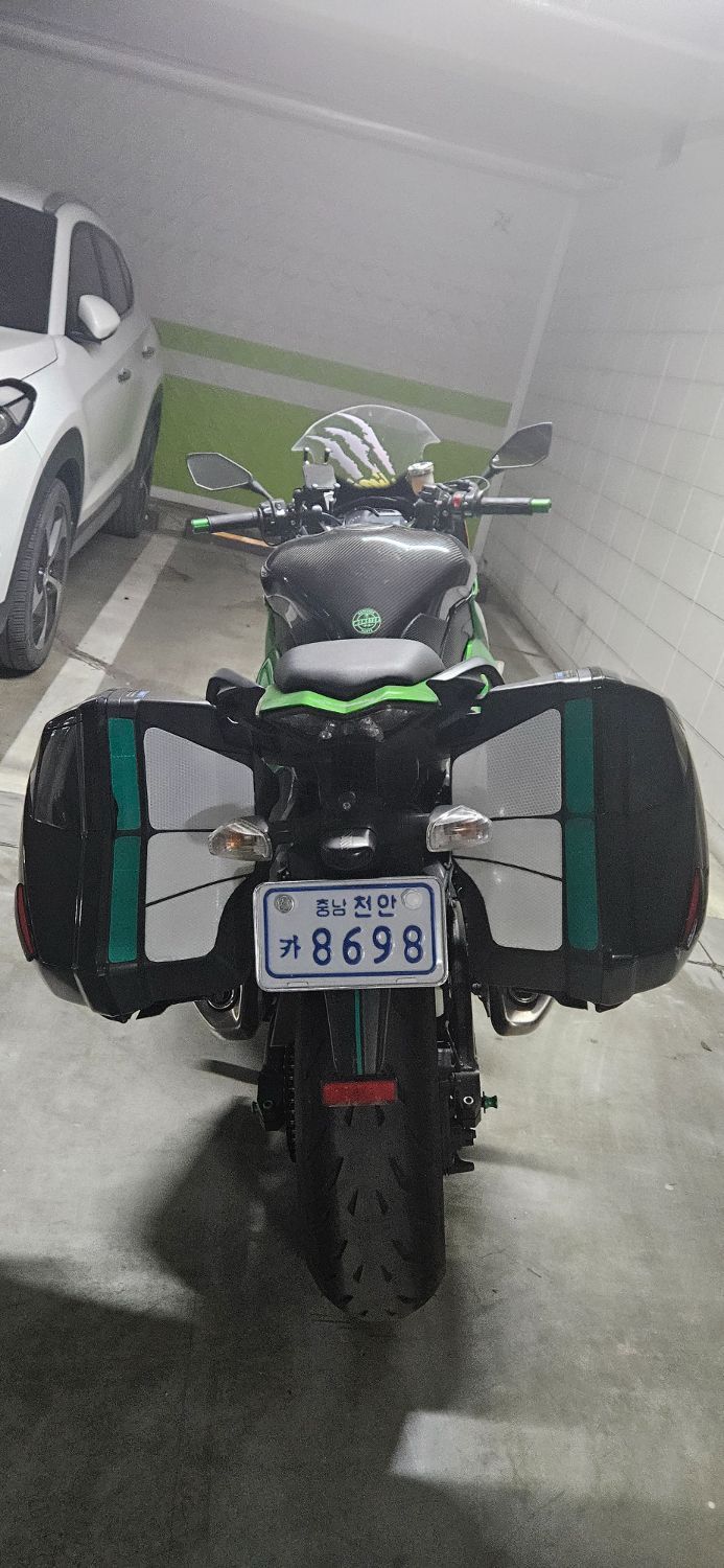 가와사키 Z 1000 SX 8