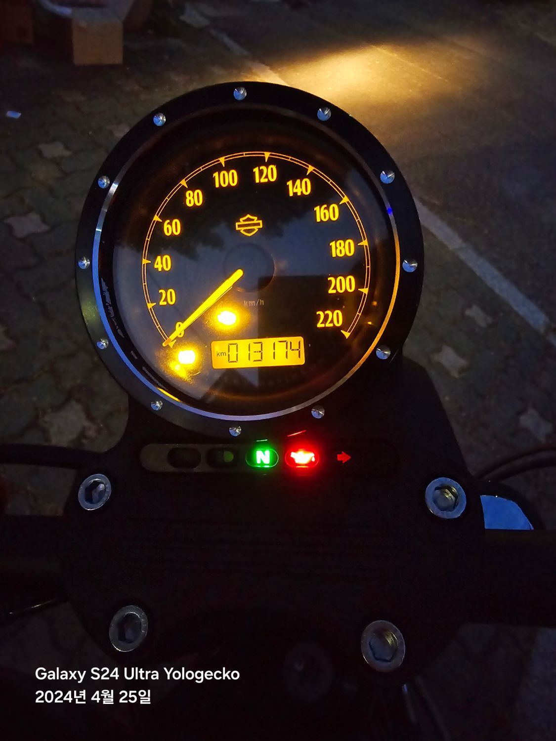 할리데이비슨 아이언 883 9