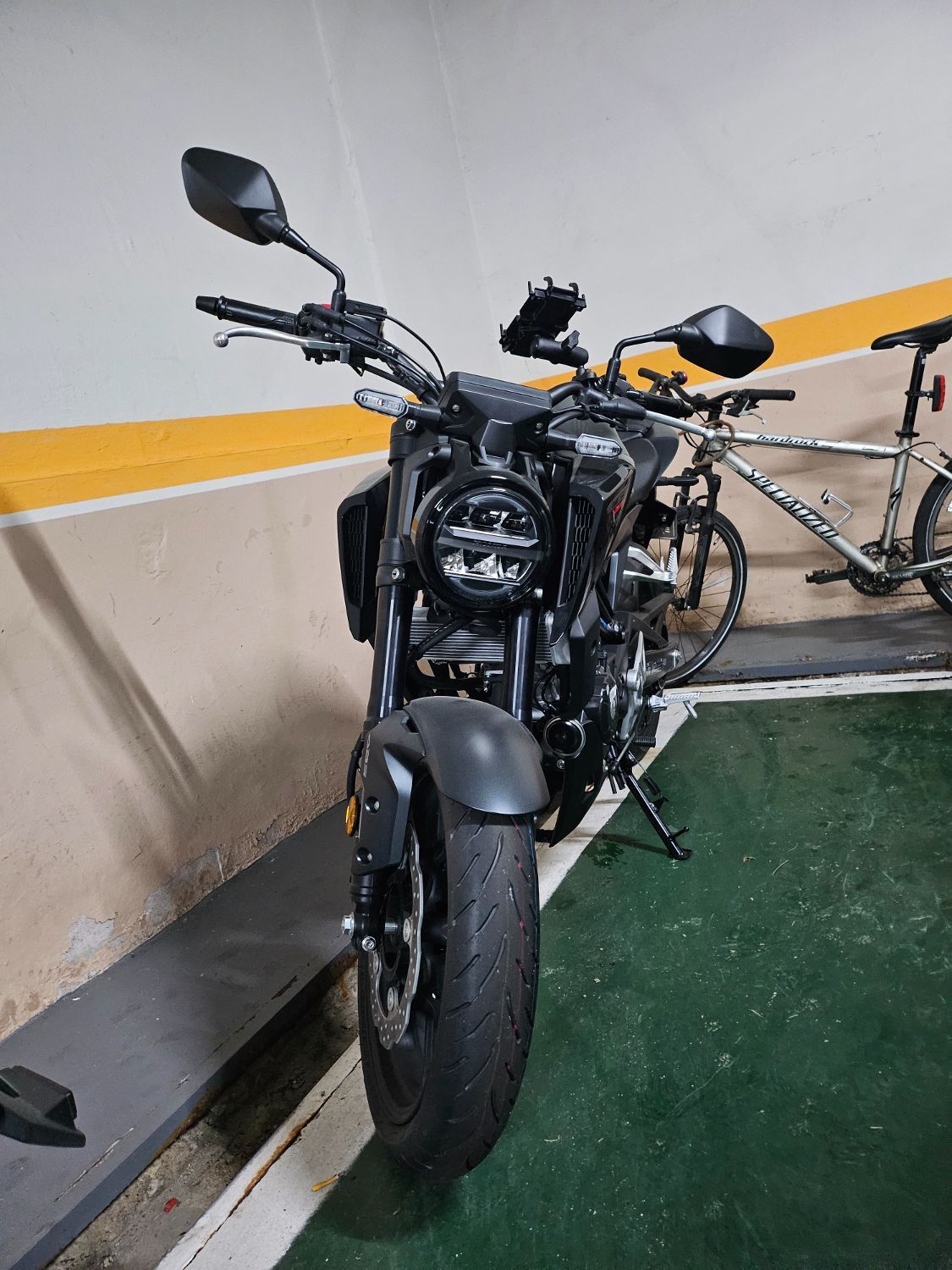 혼다 CB 125 R main