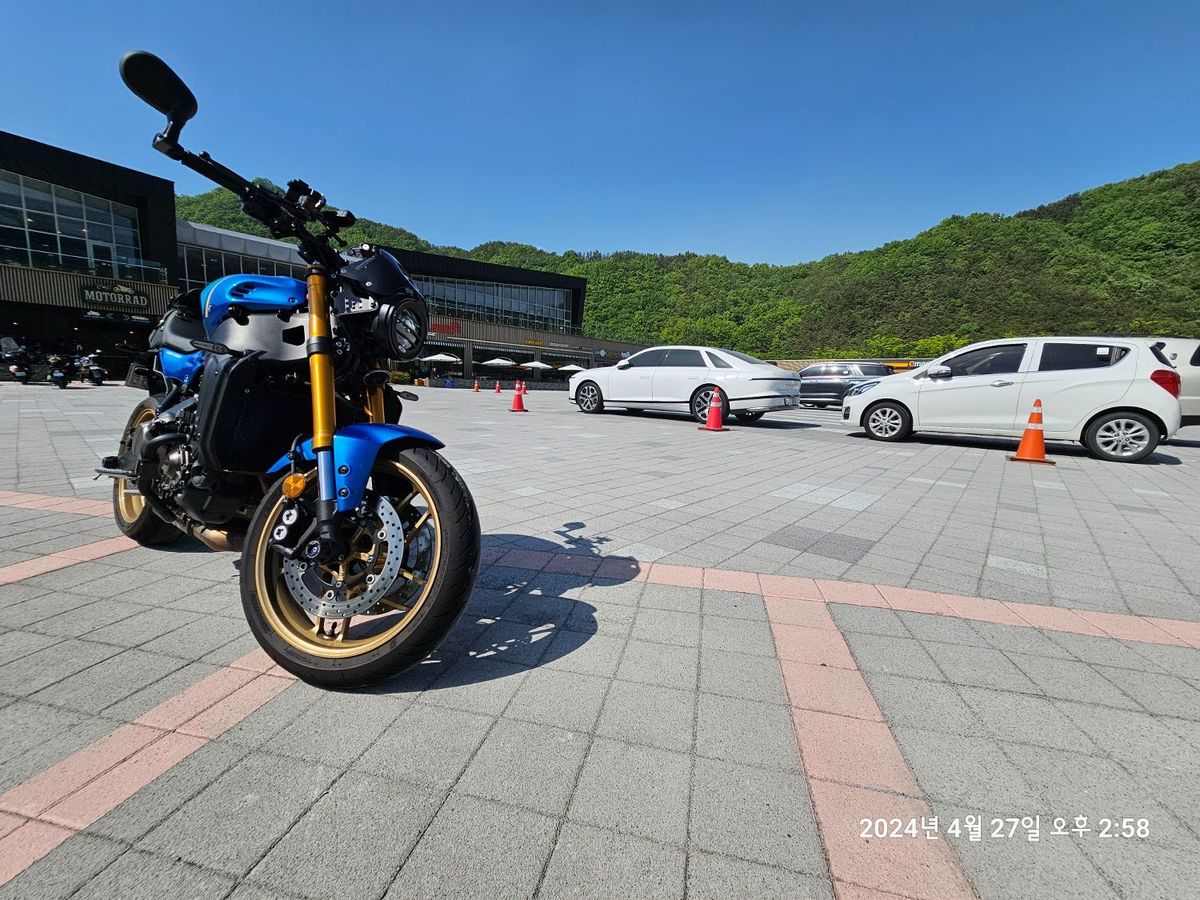 야마하 XSR 900 7