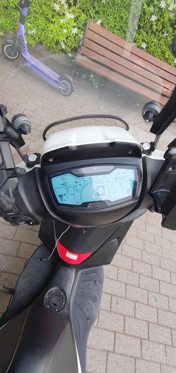 피아지오 메들리 125 S main