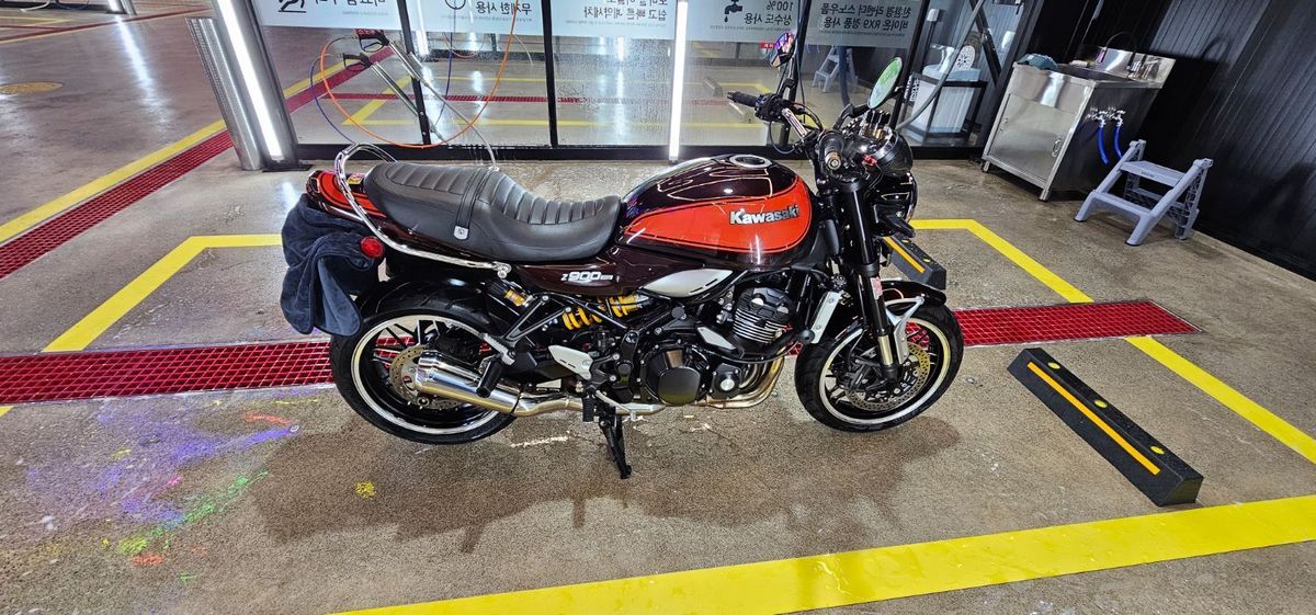 가와사키 Z 900 RS 4