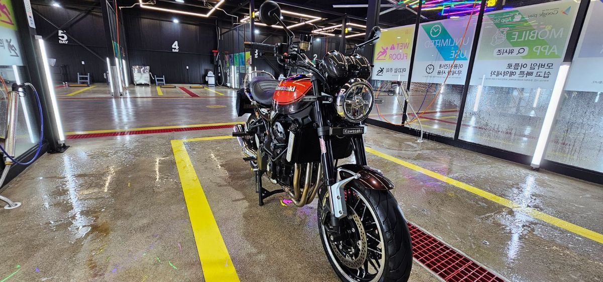 가와사키 Z 900 RS more