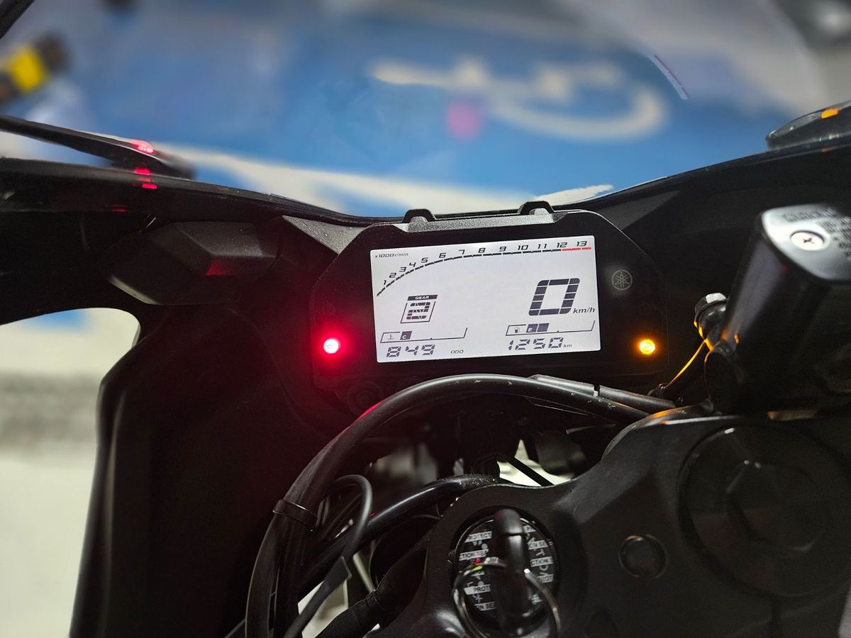 야마하 YZF R3 main