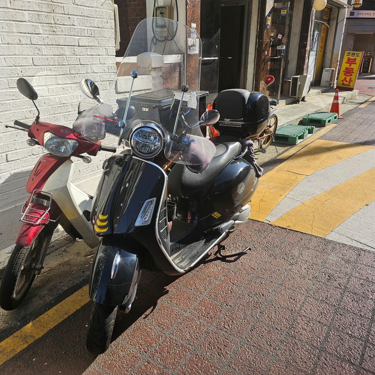 베스파 GTS 300 슈퍼테크 main