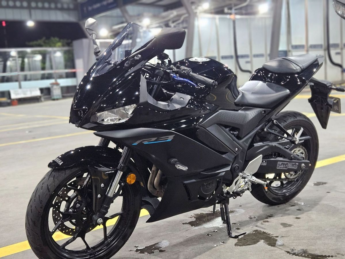 야마하 YZF R3 thumb 2