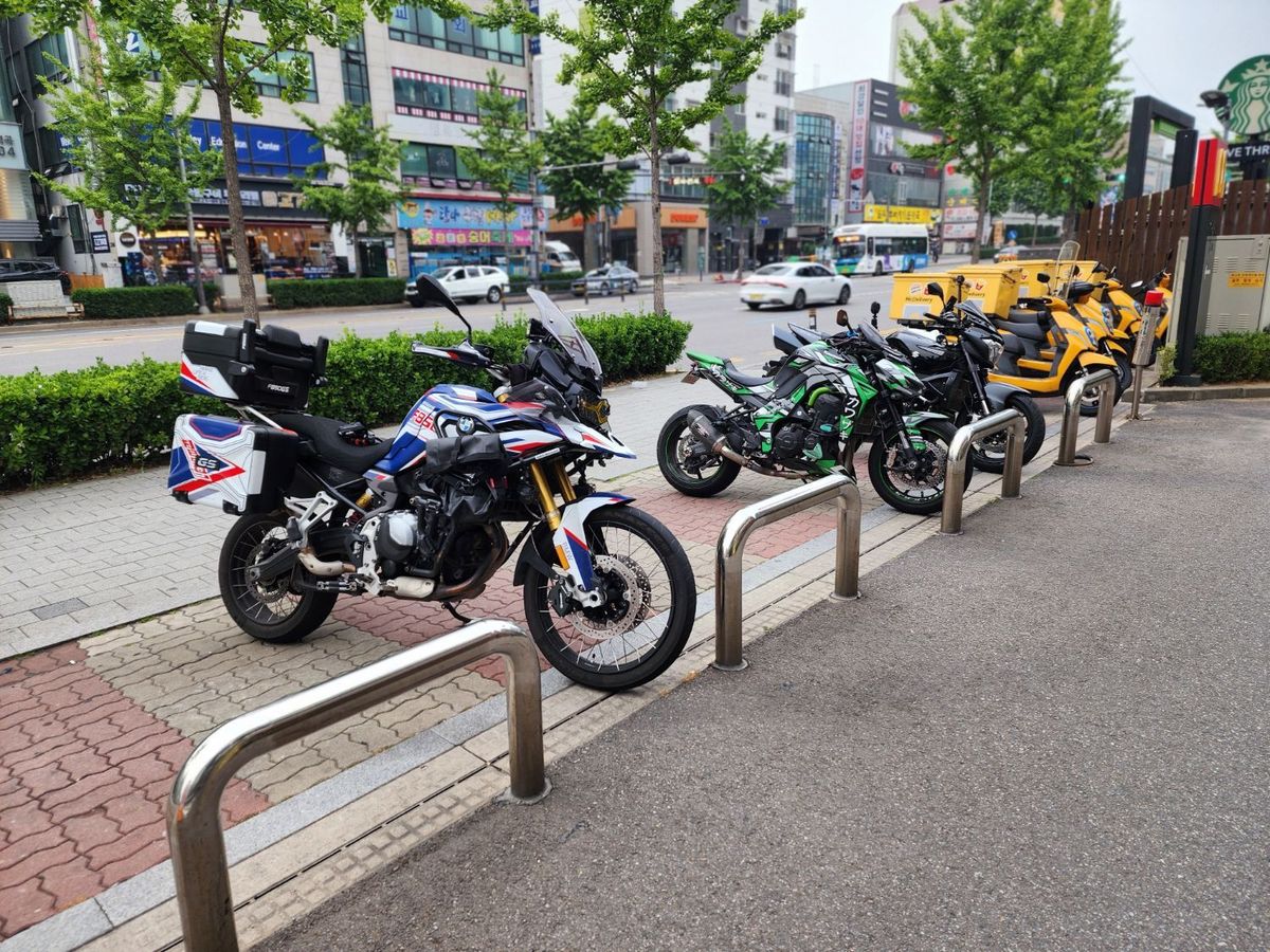 BMW F 850 GS thumb 2