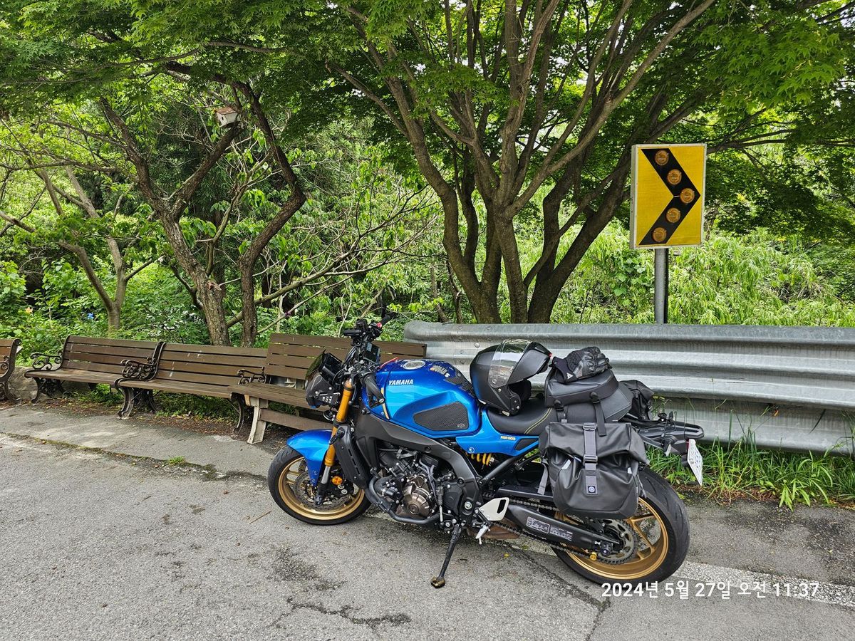야마하 XSR 900 8