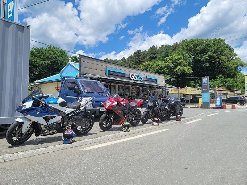 스즈키 GSX S 750 8