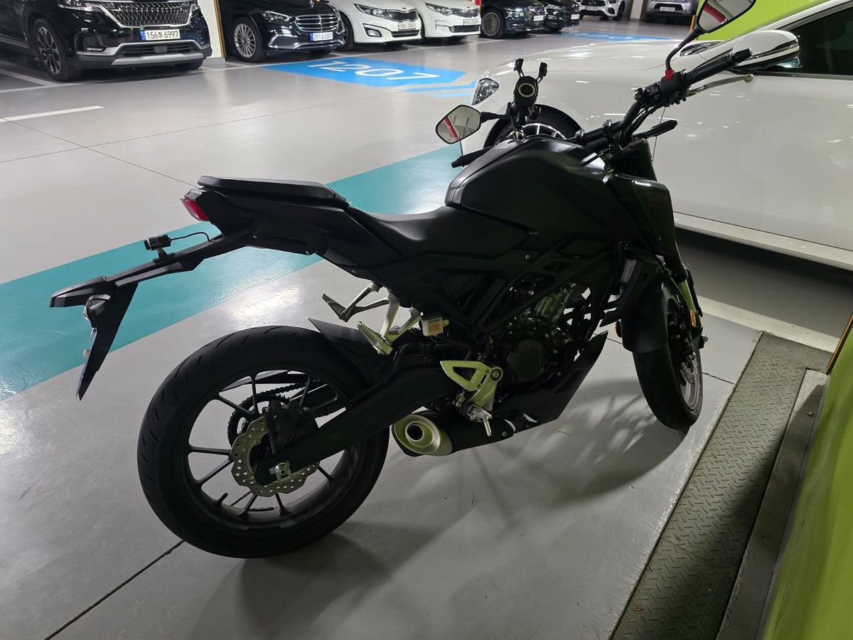 혼다 CB 125 R more