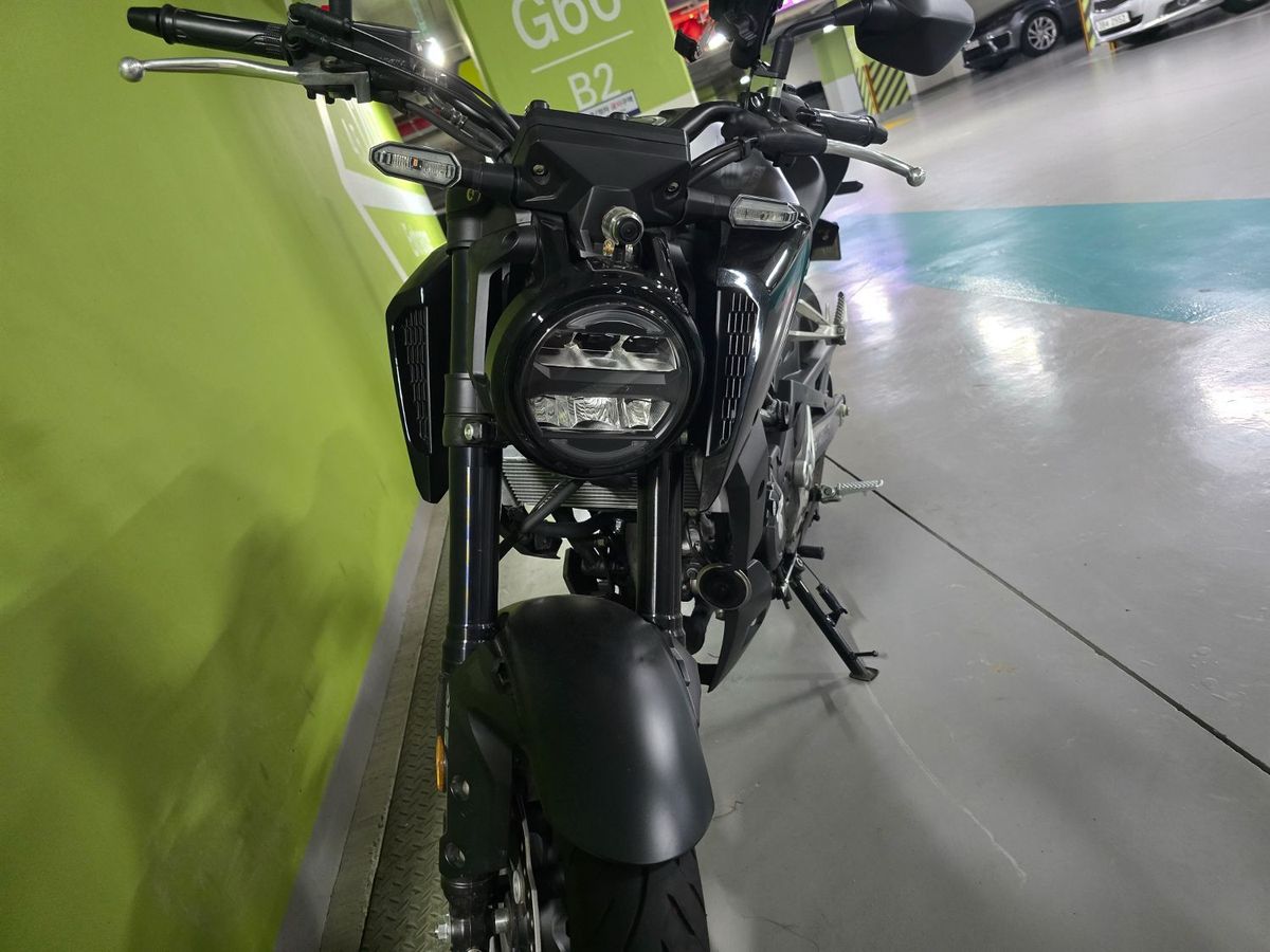 혼다 CB 125 R 4