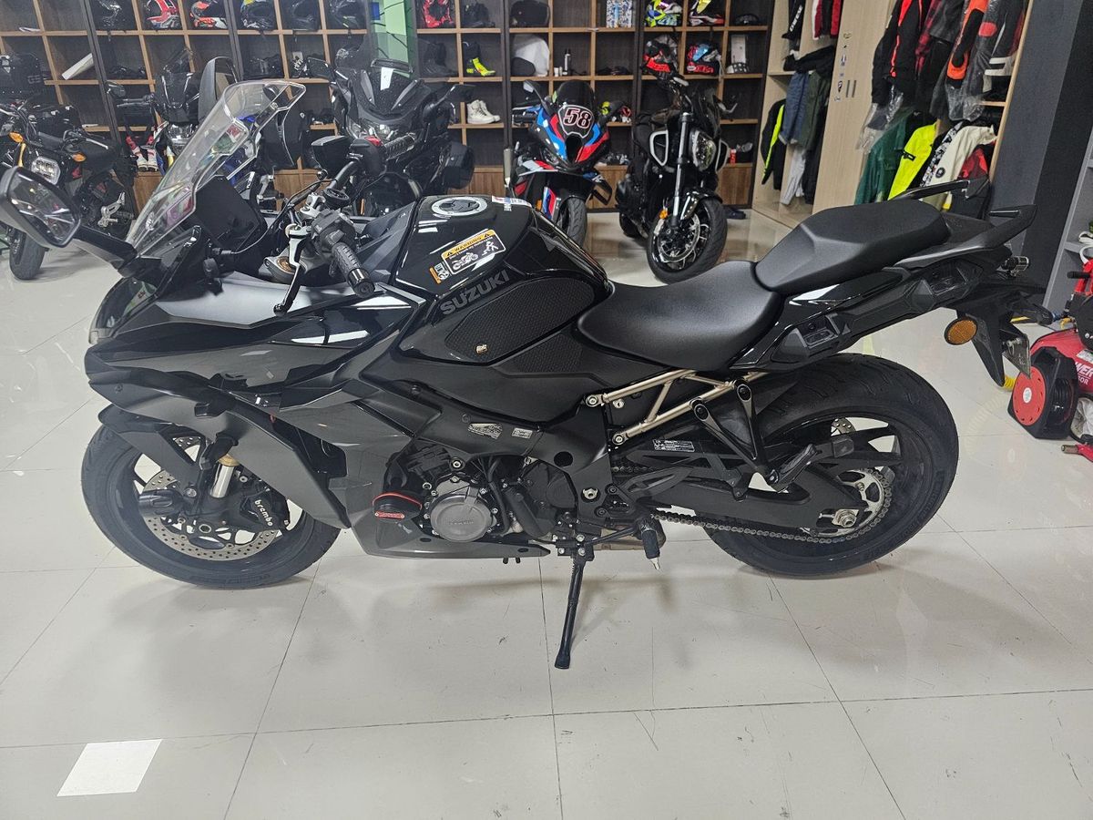 스즈키 GSX S 1000 GT more