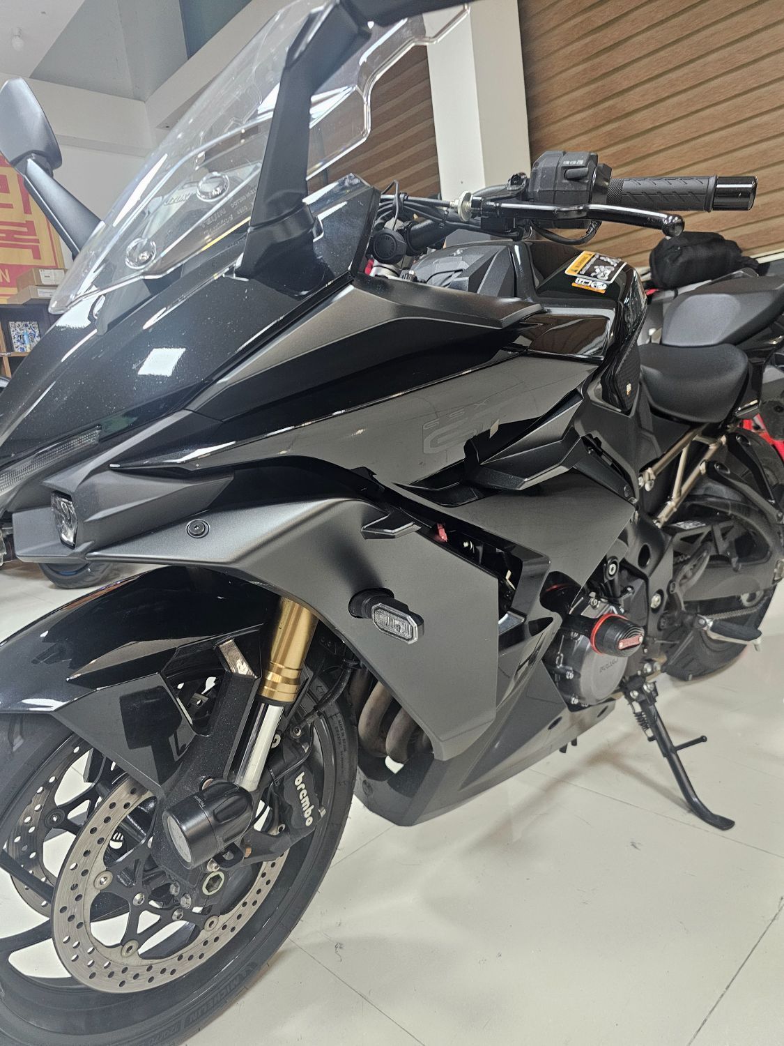 스즈키 GSX S 1000 GT 7