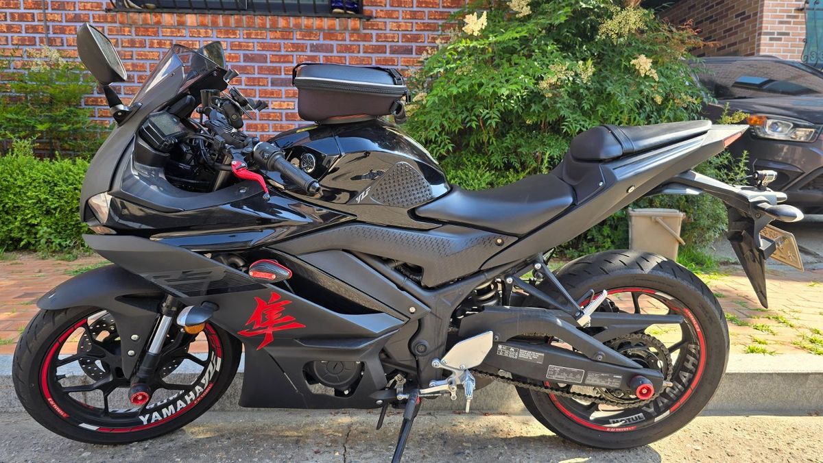 야마하 YZF R3 more
