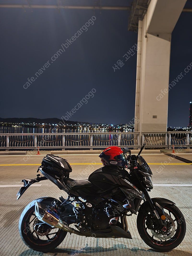 스즈키 GSX S 750 11