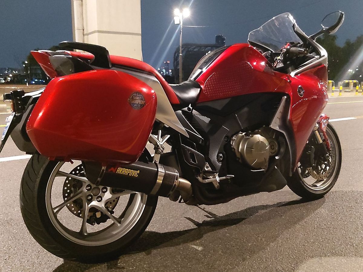 혼다 VFR 1200 F 10