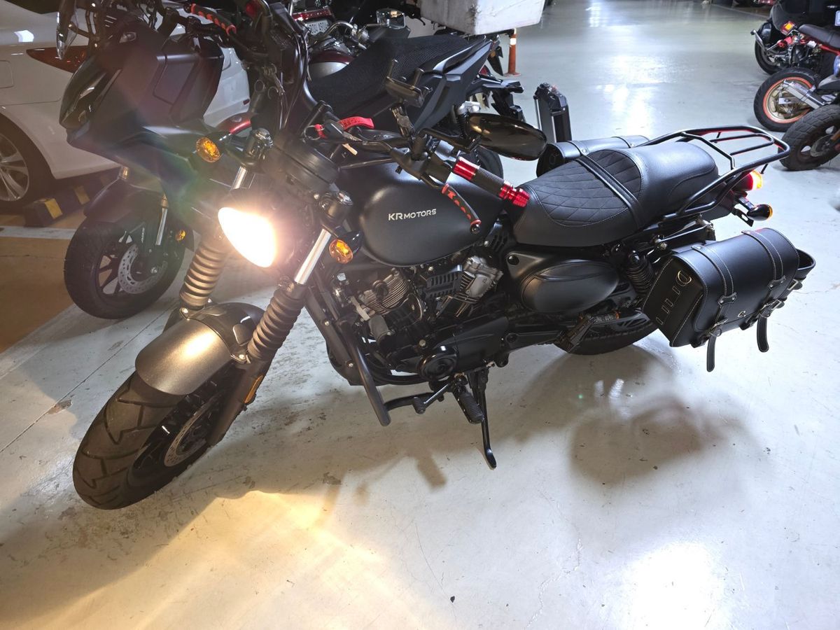 KR모터스 아퀼라 300 S 4