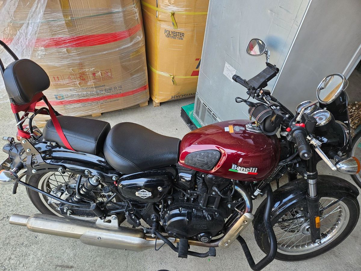 베넬리 임페리알레 400 ABS main