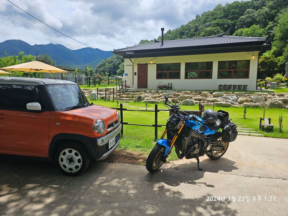 야마하 XSR 900 4