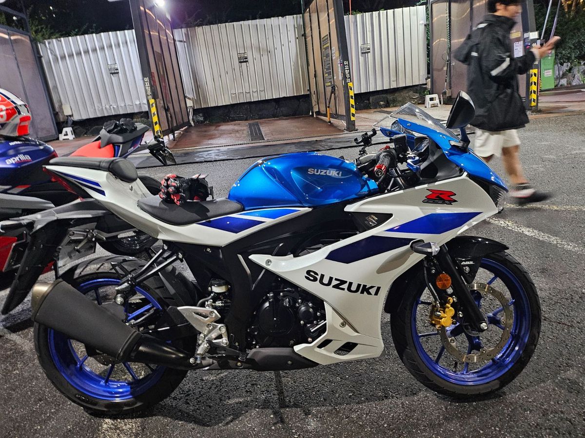 스즈키 GSX R 125 ABS 4