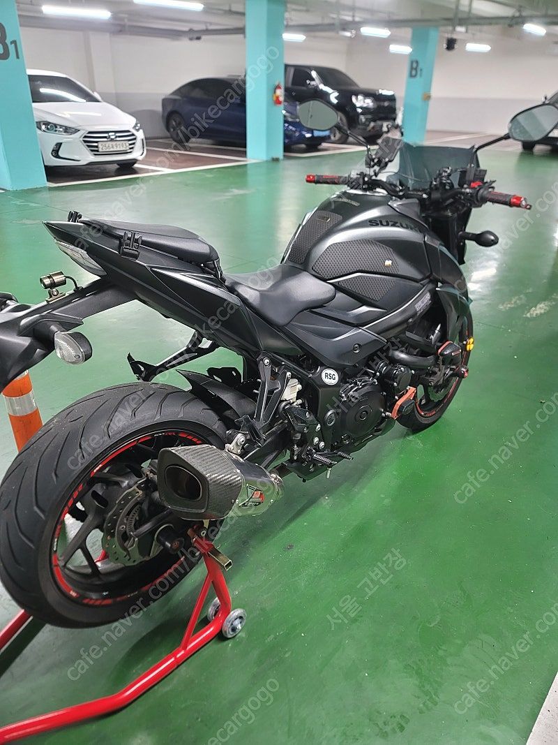 스즈키 GSX S 750 14