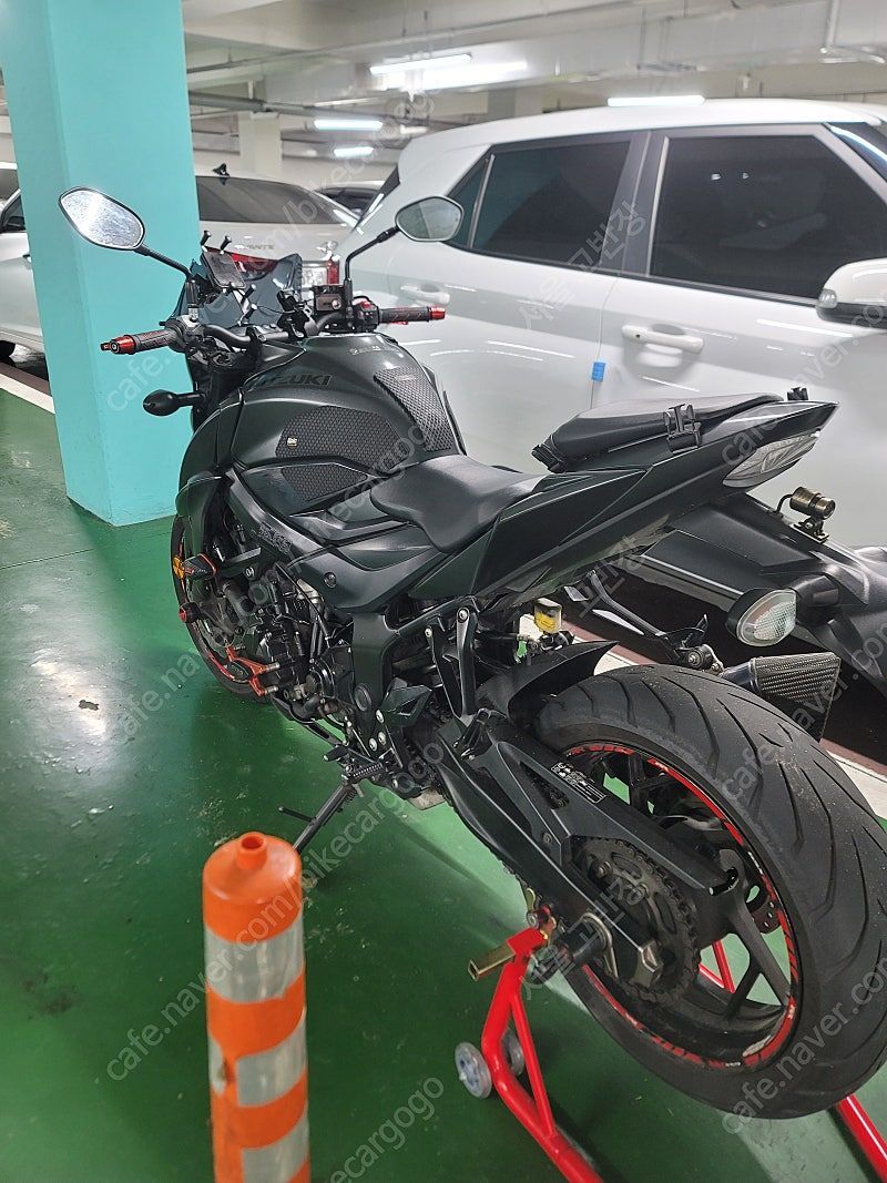 스즈키 GSX S 750 15