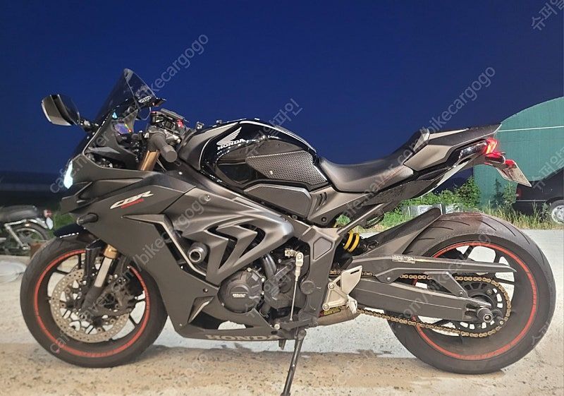 혼다 CBR 650 R MT 4