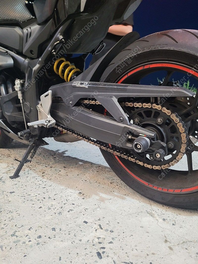 혼다 CBR 650 R MT thumb 2