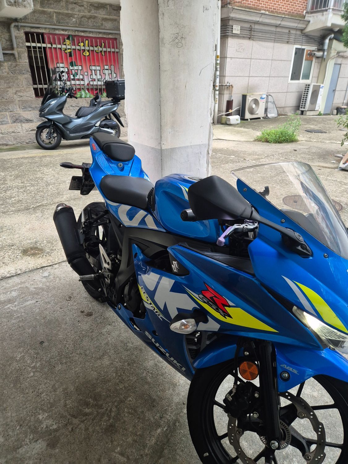 스즈키 GSX R 125 ABS 4