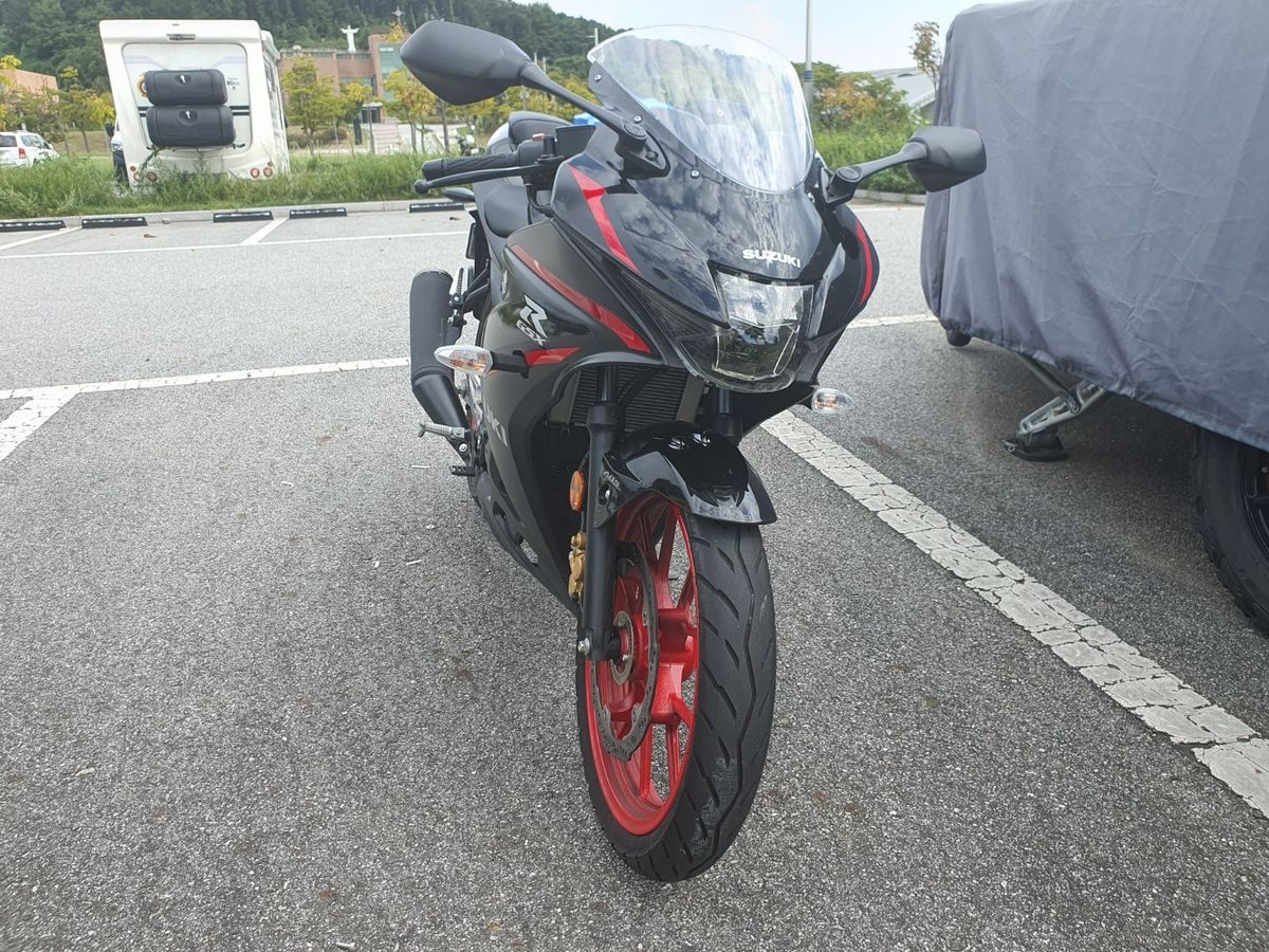스즈키 GSX R 125 ABS 9