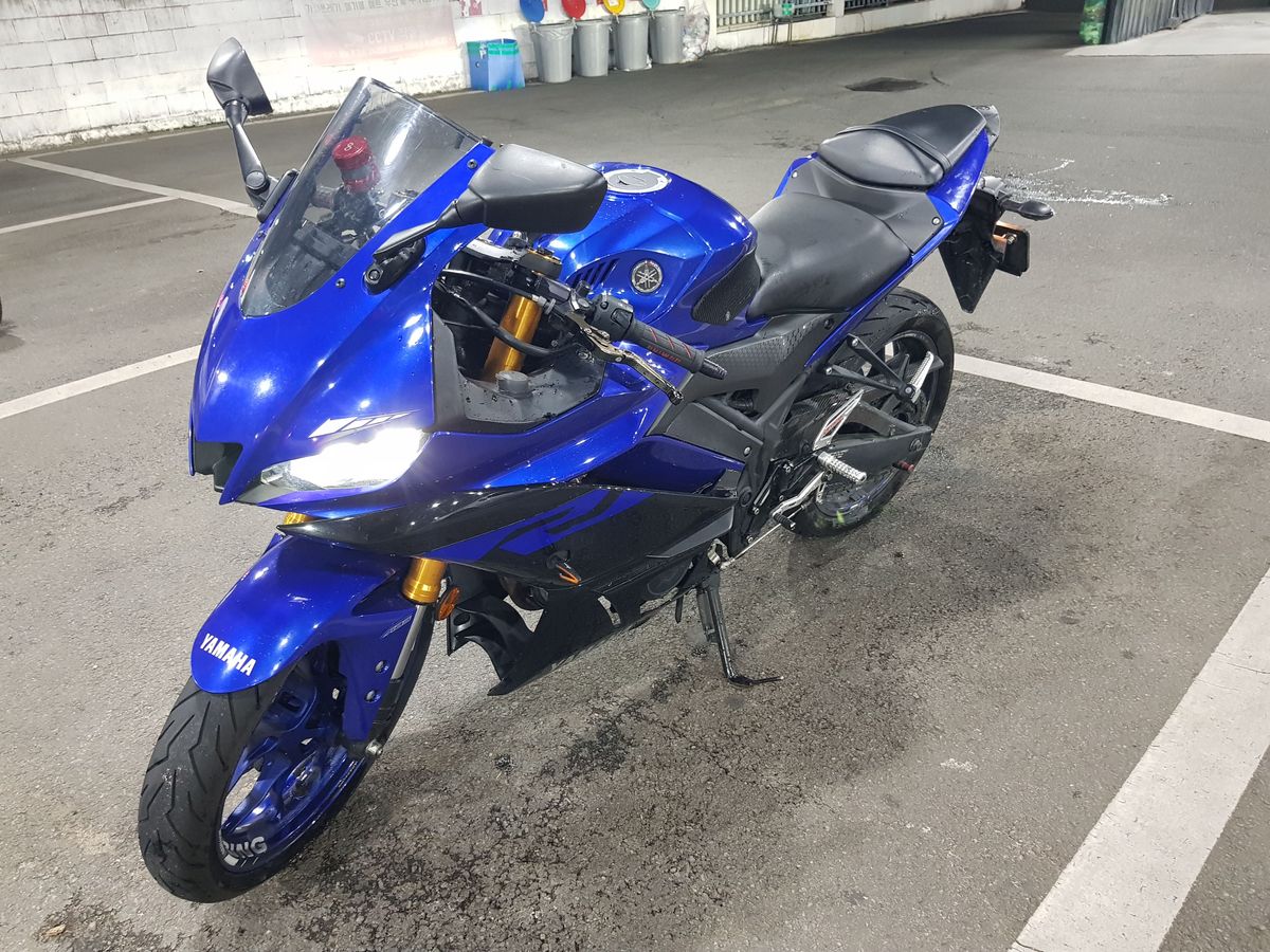 야마하 YZF R3 more