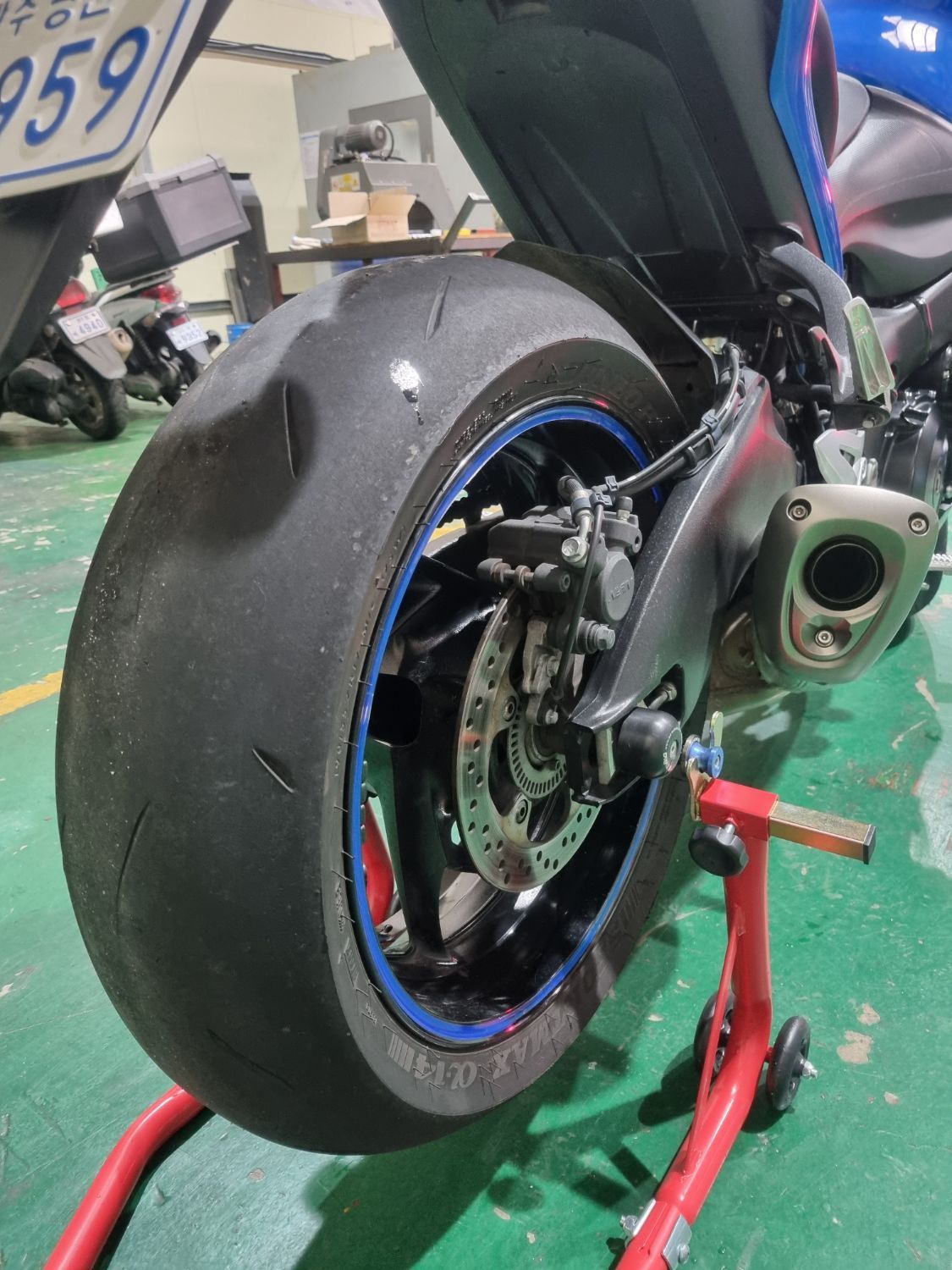 스즈키 GSX S 1000 8