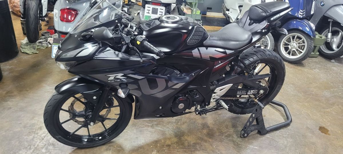 스즈키 GSX R 125 ABS thumb 2