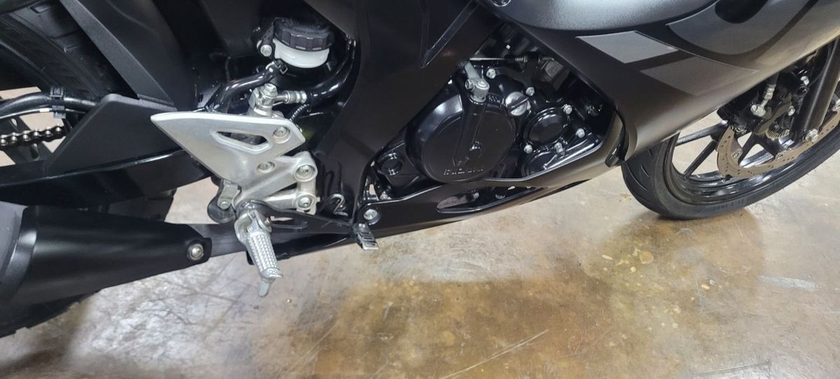 스즈키 GSX R 125 ABS 10