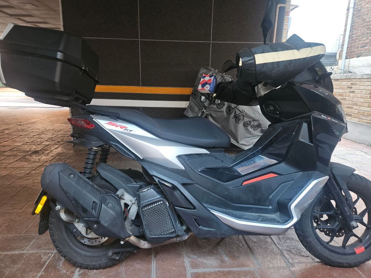 아프릴리아 SR GT 125 5