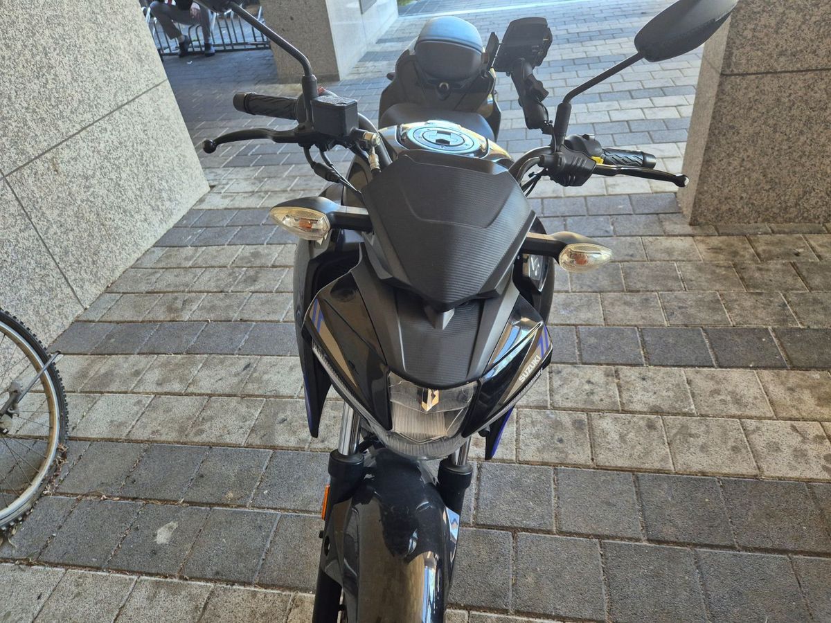 스즈키 GSX S 125 more