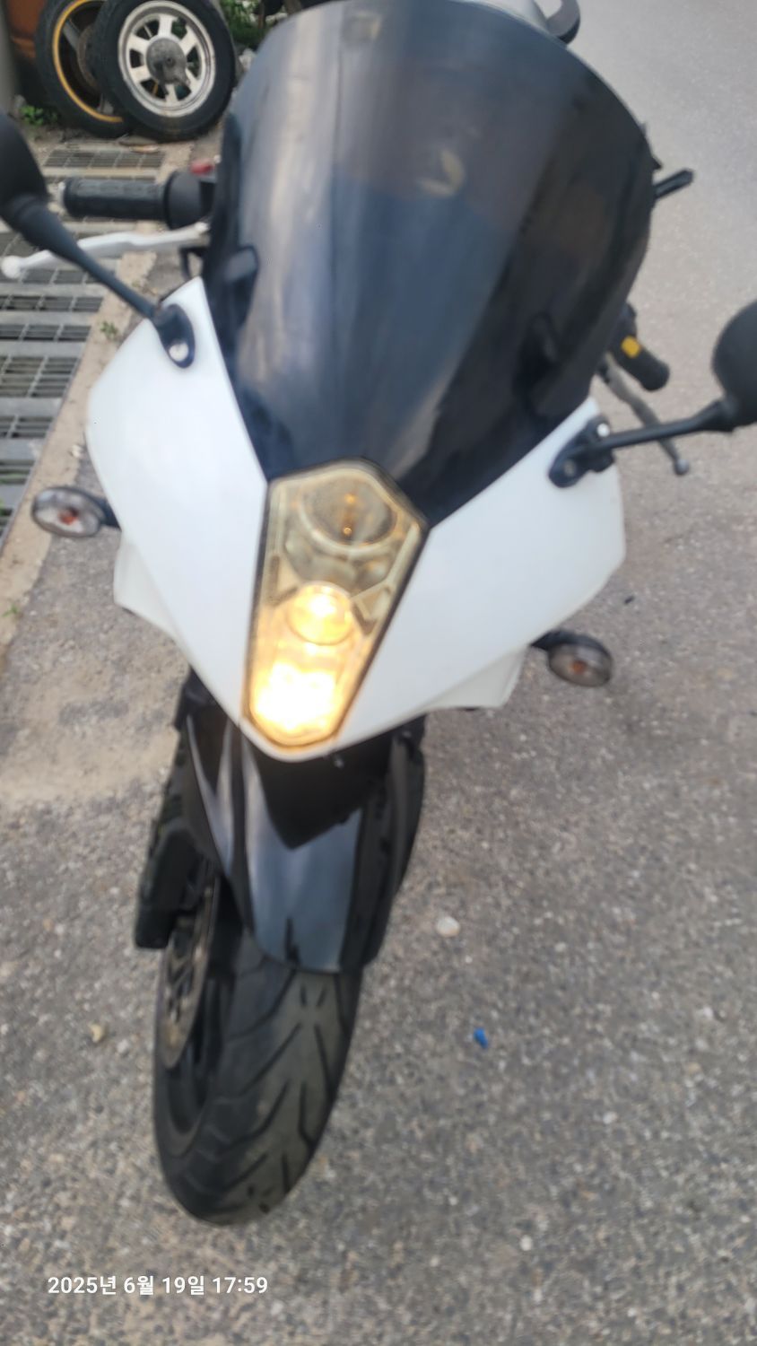 KR모터스 코멧 650 R 7