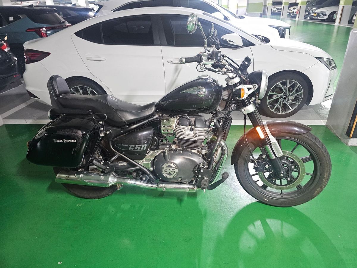 로얄엔필드 슈퍼메테오 650 main
