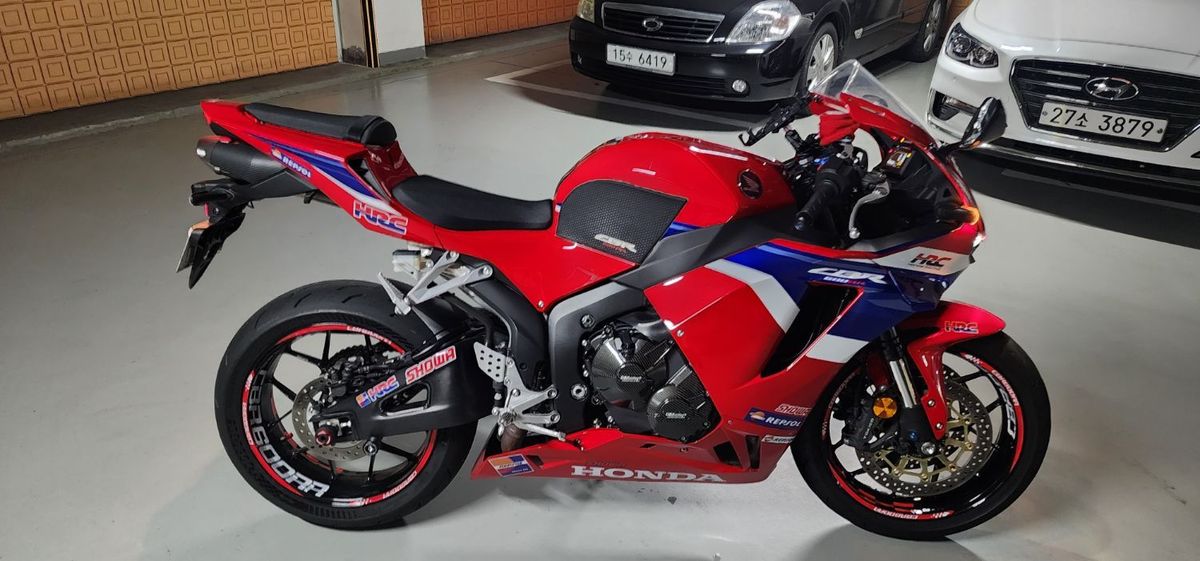 혼다 CBR 600 RR thumb 2