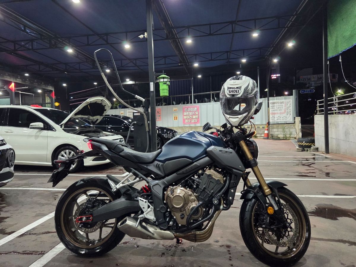 혼다 CB 650 R 10
