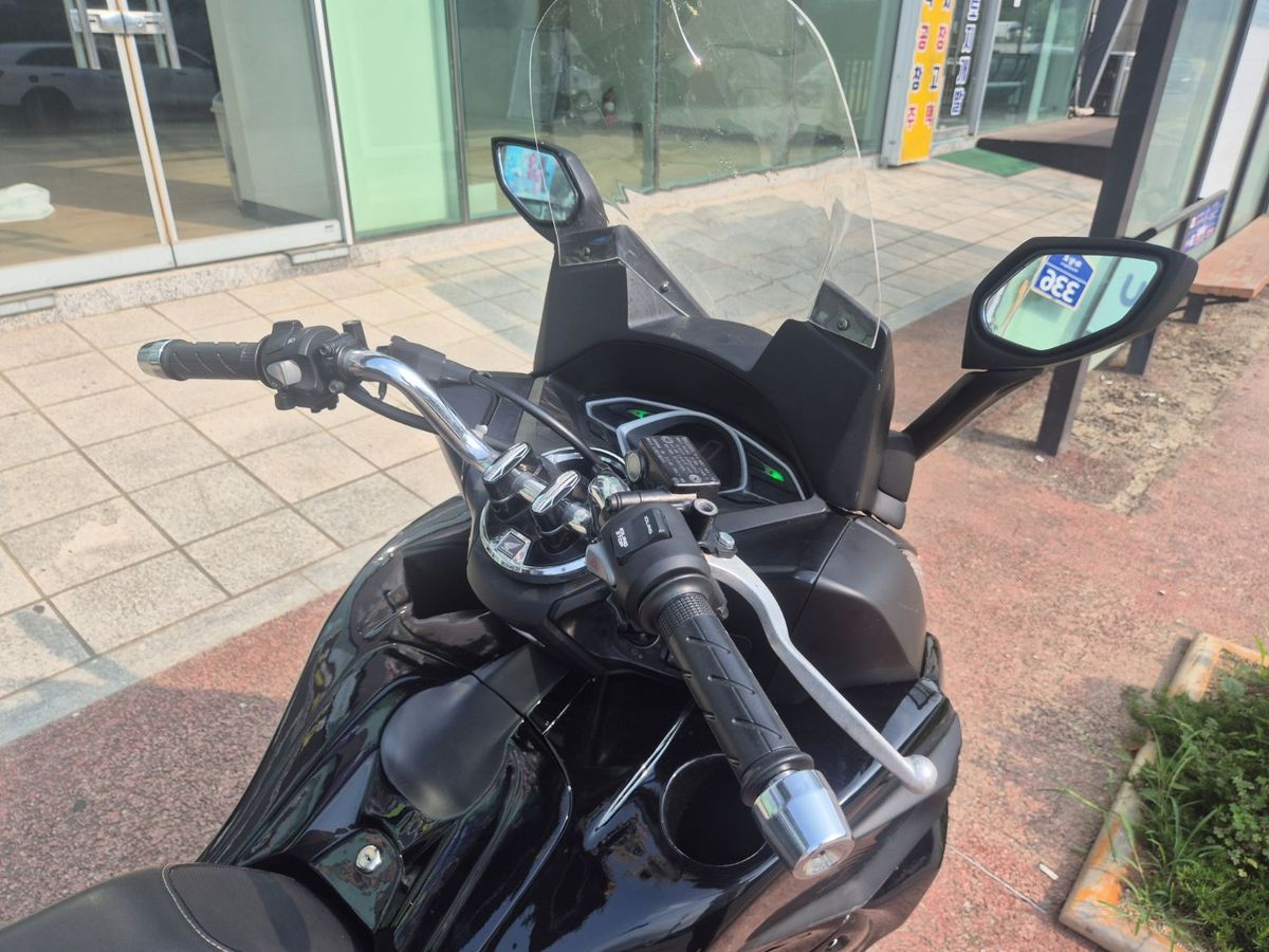 혼다 PCX 125 more