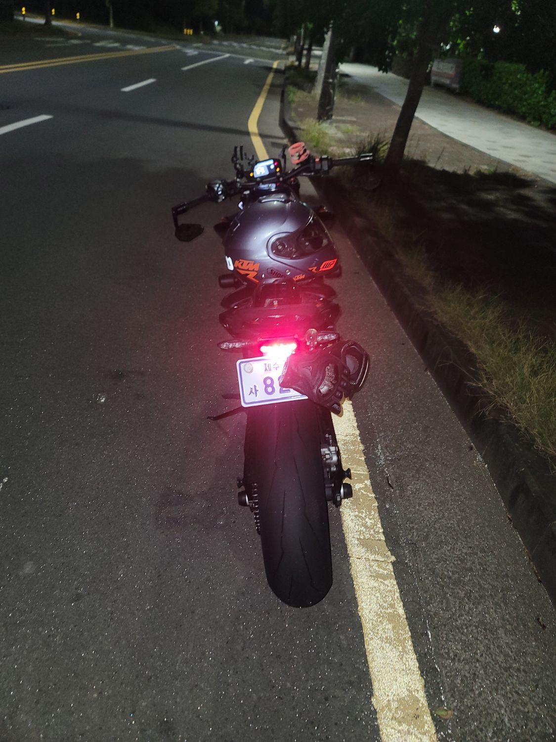 KTM 890 듀크 R 7