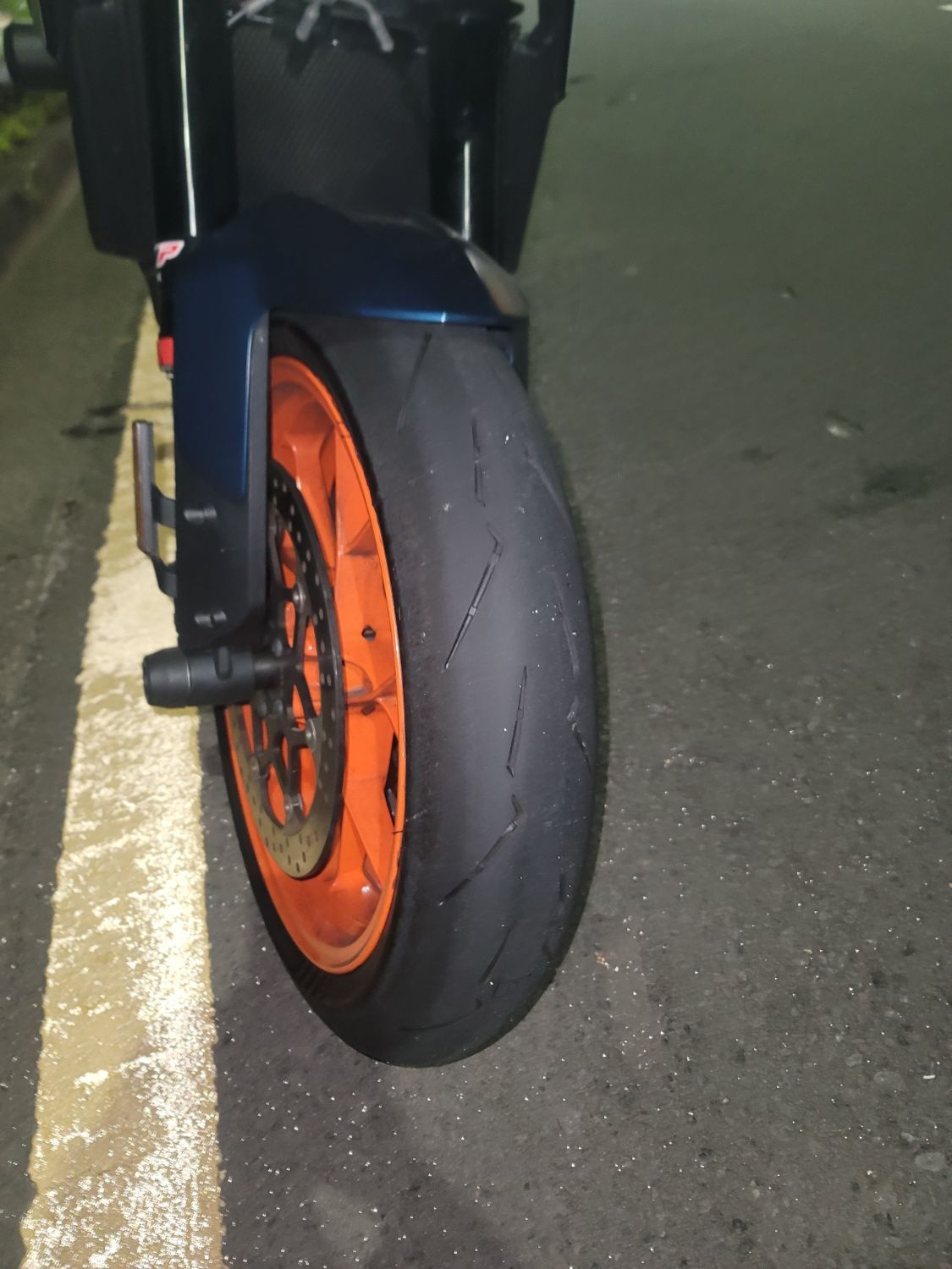 KTM 890 듀크 R 4