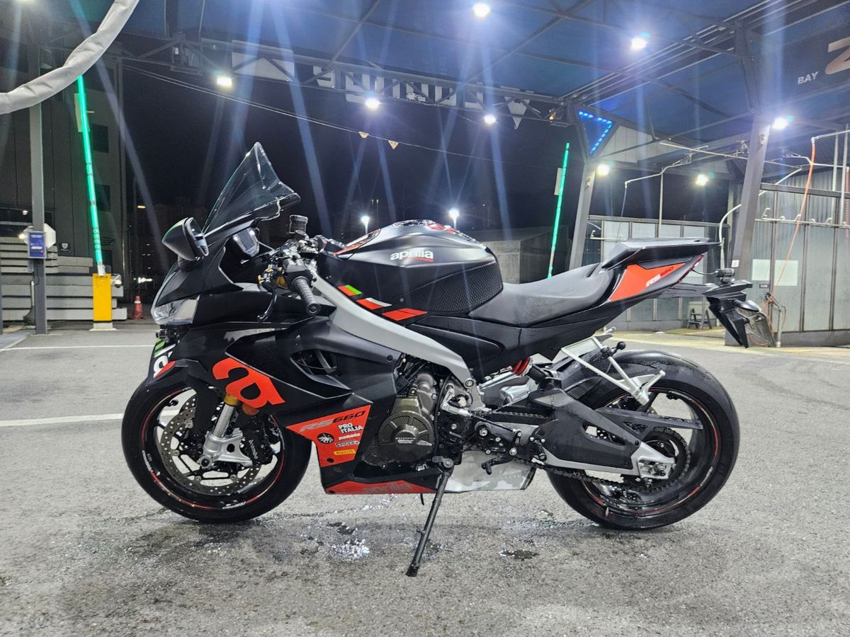 아프릴리아 RS 660 more