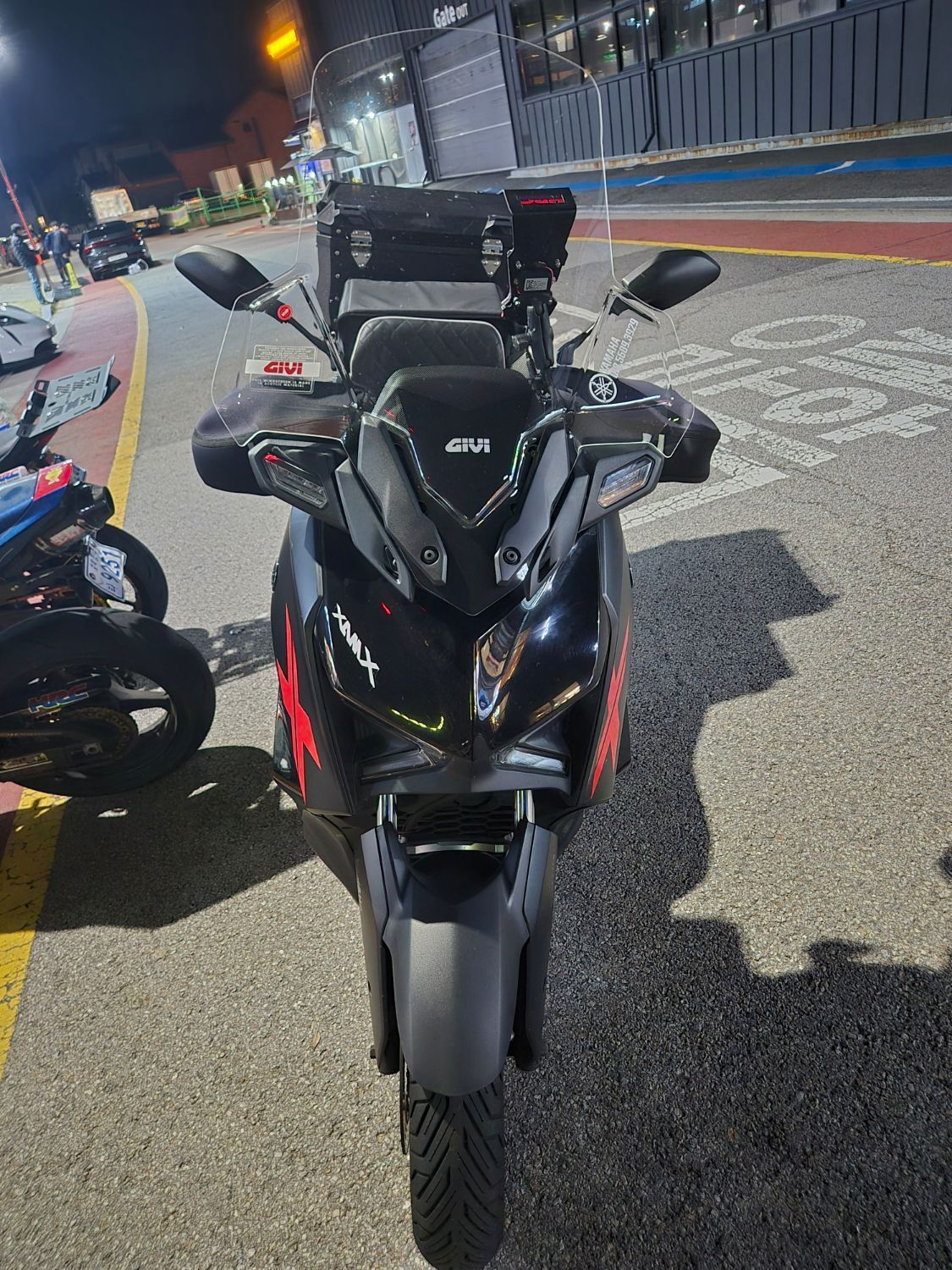 야마하 XMAX 300 ABS main