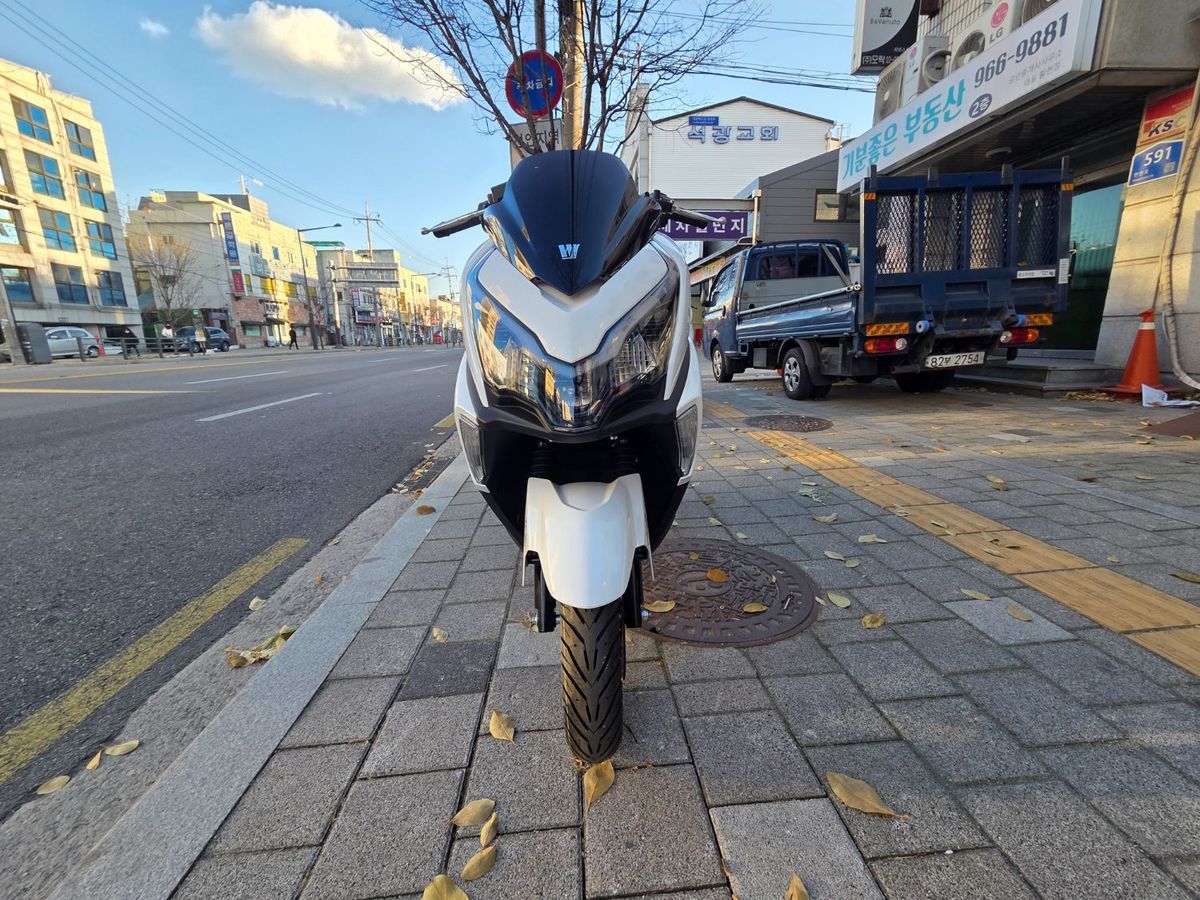 하우주 ADX 125 main