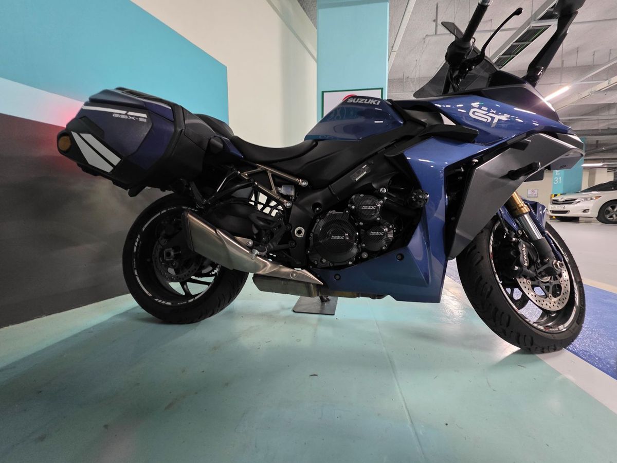 스즈키 GSX S 1000 GT more